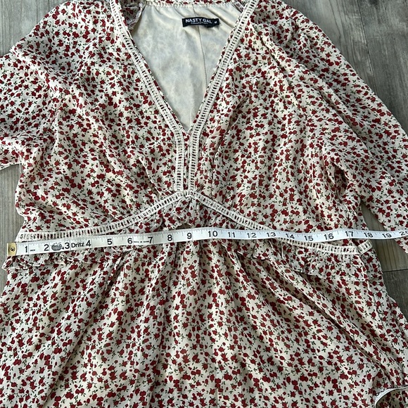 NASTY GAL LONGSLEEVE FLOWY FLORAL BLOUSE - Picture 11 of 13